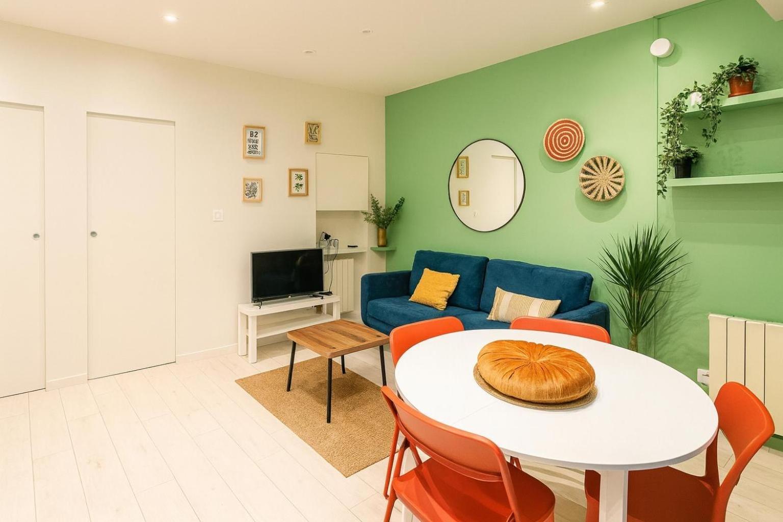 Casa - Large Two-bedroom Near Gare De Lyon